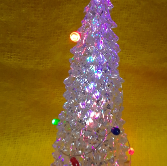 Lovely vintage ceramic Christmas tree with lights see video - Picture 4 of 6